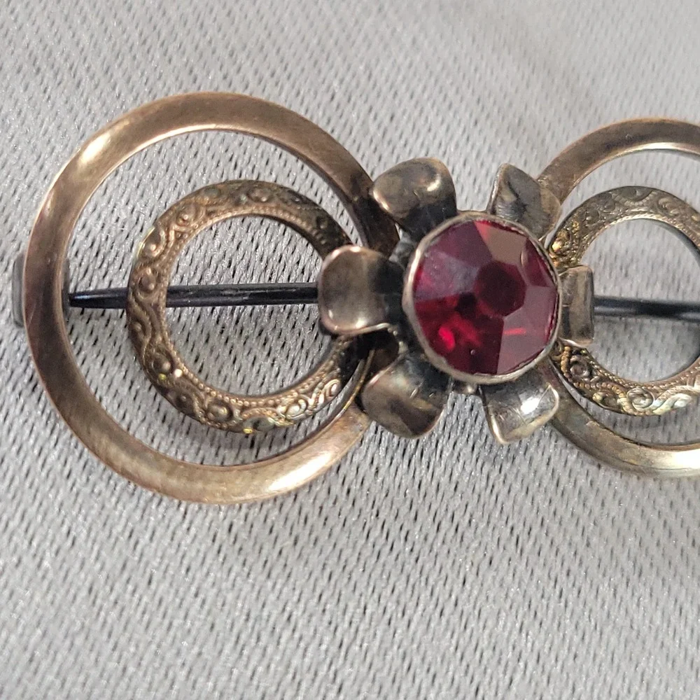 Van Dell 12K GF Sterling Silver Brooch Red Stone Floral Circle Vintage Jewelry